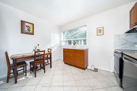Photo 13 at 417 Paliser Crescent S, Harding, Richmond Hill