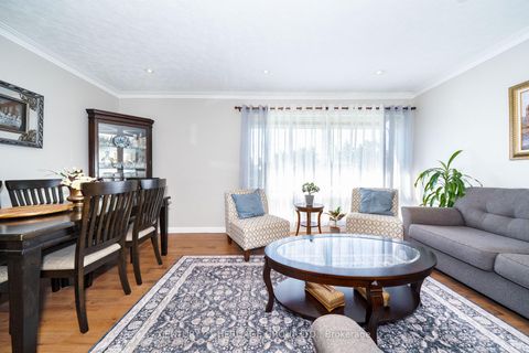 Photo 16 at 417 Paliser Crescent S, Harding, Richmond Hill