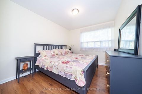 Photo 19 at 417 Paliser Crescent S, Harding, Richmond Hill