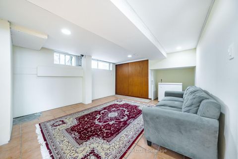 Photo 25 at 417 Paliser Crescent S, Harding, Richmond Hill
