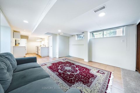 Photo 26 at 417 Paliser Crescent S, Harding, Richmond Hill