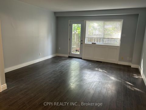 Photo 3 at 127 - 69 Godstone Road, Don Valley Village, Toronto