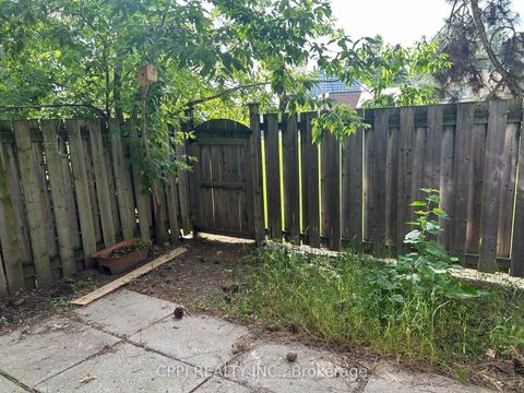 Photo 5 at 127 - 69 Godstone Road, Don Valley Village, Toronto