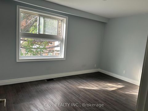 Photo 8 at 127 - 69 Godstone Road, Don Valley Village, Toronto