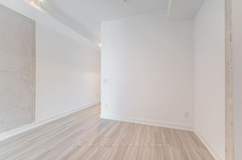 Photo 16 at 806 - 458 Richmond Street W, Waterfront Communities C1, Toronto