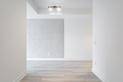 Photo 19 at 806 - 458 Richmond Street W, Waterfront Communities C1, Toronto