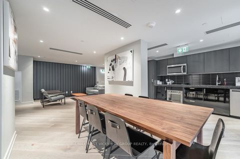 Photo 23 at 806 - 458 Richmond Street W, Waterfront Communities C1, Toronto