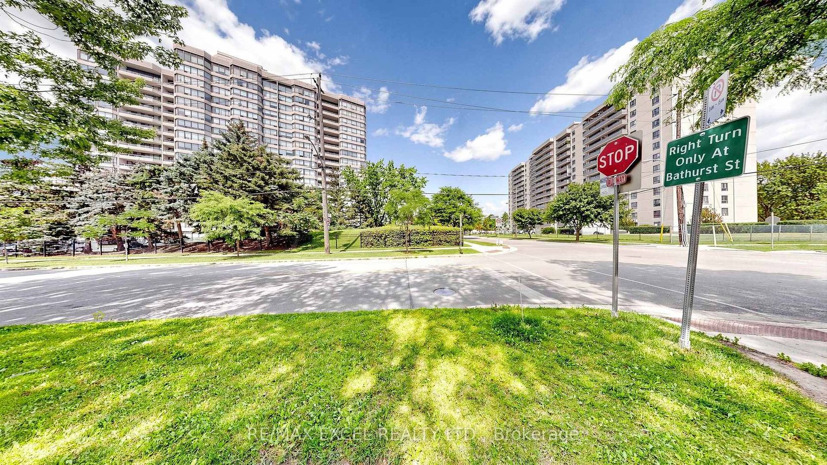 Ph103 - 1101 Steeles Avenue W, Branson, Toronto photo 2