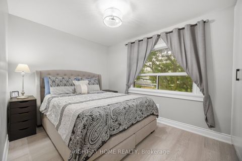 Photo 7 at 20 Rockwell Avenue, Pellam Park, Toronto