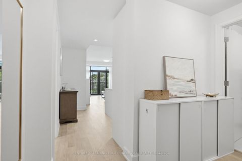 Photo 4 at 503 - 1 Strathgowan Avenue, Lawrence Park South, Toronto
