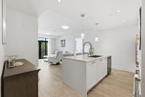 Photo 6 at 503 - 1 Strathgowan Avenue, Lawrence Park South, Toronto