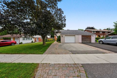Photo 2 at 71 Dogwood Crescent, Bendale, Toronto