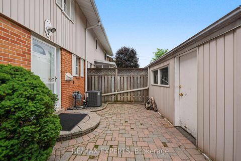 Photo 4 at 71 Dogwood Crescent, Bendale, Toronto