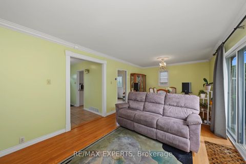 Photo 11 at 71 Dogwood Crescent, Bendale, Toronto