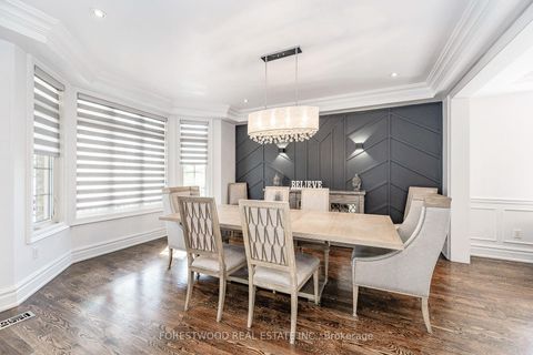 Photo 3 at 138 Winston Park Boulevard, CFB, Toronto