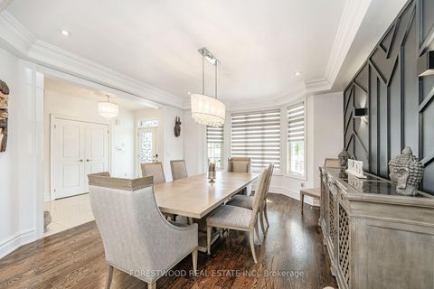 Photo 4 at 138 Winston Park Boulevard, CFB, Toronto