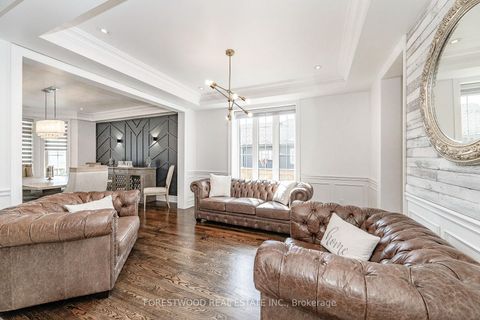 Photo 6 at 138 Winston Park Boulevard, CFB, Toronto