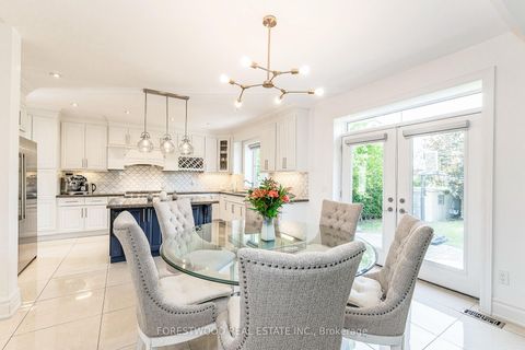 Photo 13 at 138 Winston Park Boulevard, CFB, Toronto