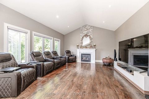 Photo 14 at 138 Winston Park Boulevard, CFB, Toronto