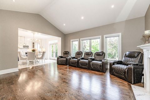 Photo 15 at 138 Winston Park Boulevard, CFB, Toronto