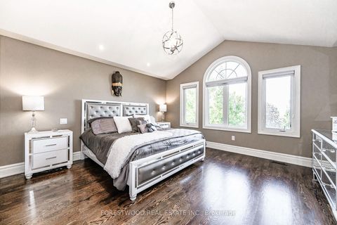 Photo 17 at 138 Winston Park Boulevard, CFB, Toronto