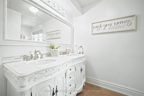Photo 24 at 138 Winston Park Boulevard, CFB, Toronto