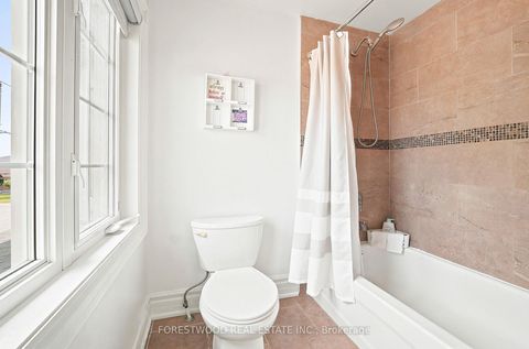 Photo 26 at 138 Winston Park Boulevard, CFB, Toronto