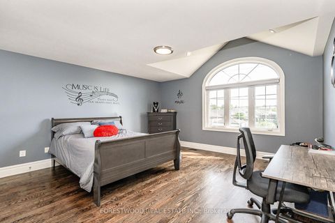 Photo 27 at 138 Winston Park Boulevard, CFB, Toronto