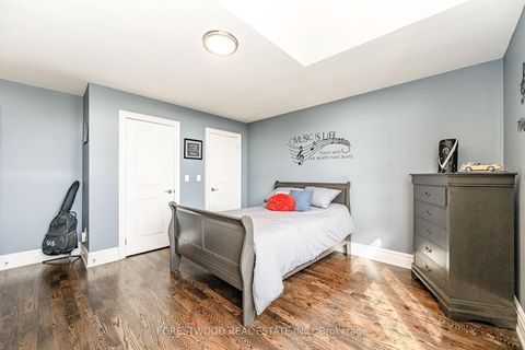 Photo 31 at 138 Winston Park Boulevard, CFB, Toronto