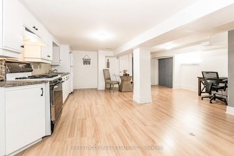 Photo 32 at 138 Winston Park Boulevard, CFB, Toronto