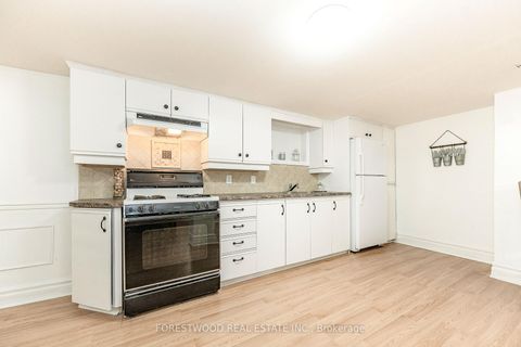 Photo 33 at 138 Winston Park Boulevard, CFB, Toronto