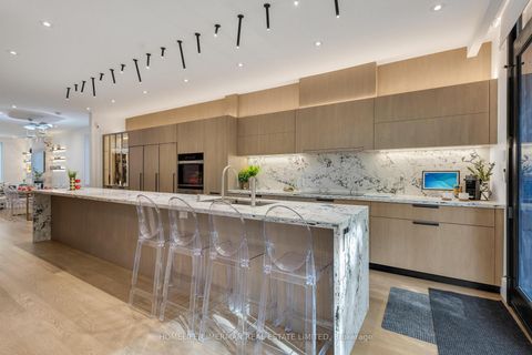 Photo 8 at 124 Lyndhurst Avenue, Casa Loma, Toronto