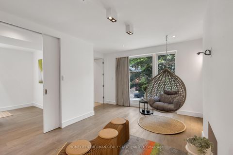 Photo 25 at 124 Lyndhurst Avenue, Casa Loma, Toronto