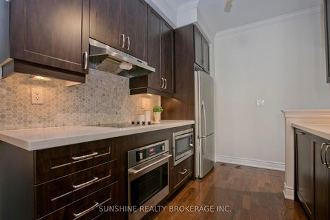 Photo 11 at 12 - 20 Hargrave Lane, York Mills, Toronto
