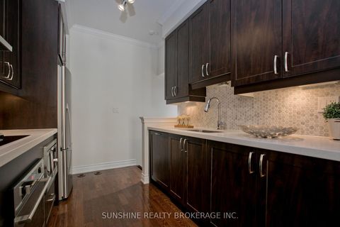 Photo 12 at 12 - 20 Hargrave Lane, York Mills, Toronto