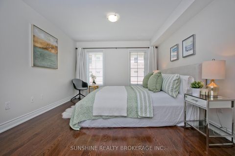 Photo 15 at 12 - 20 Hargrave Lane, York Mills, Toronto