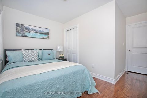 Photo 22 at 12 - 20 Hargrave Lane, York Mills, Toronto