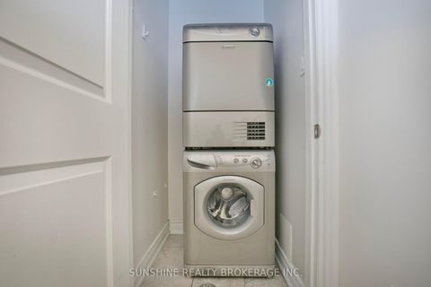 Photo 25 at 12 - 20 Hargrave Lane, York Mills, Toronto