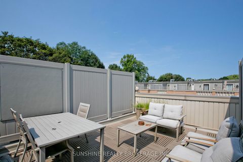 Photo 28 at 12 - 20 Hargrave Lane, York Mills, Toronto