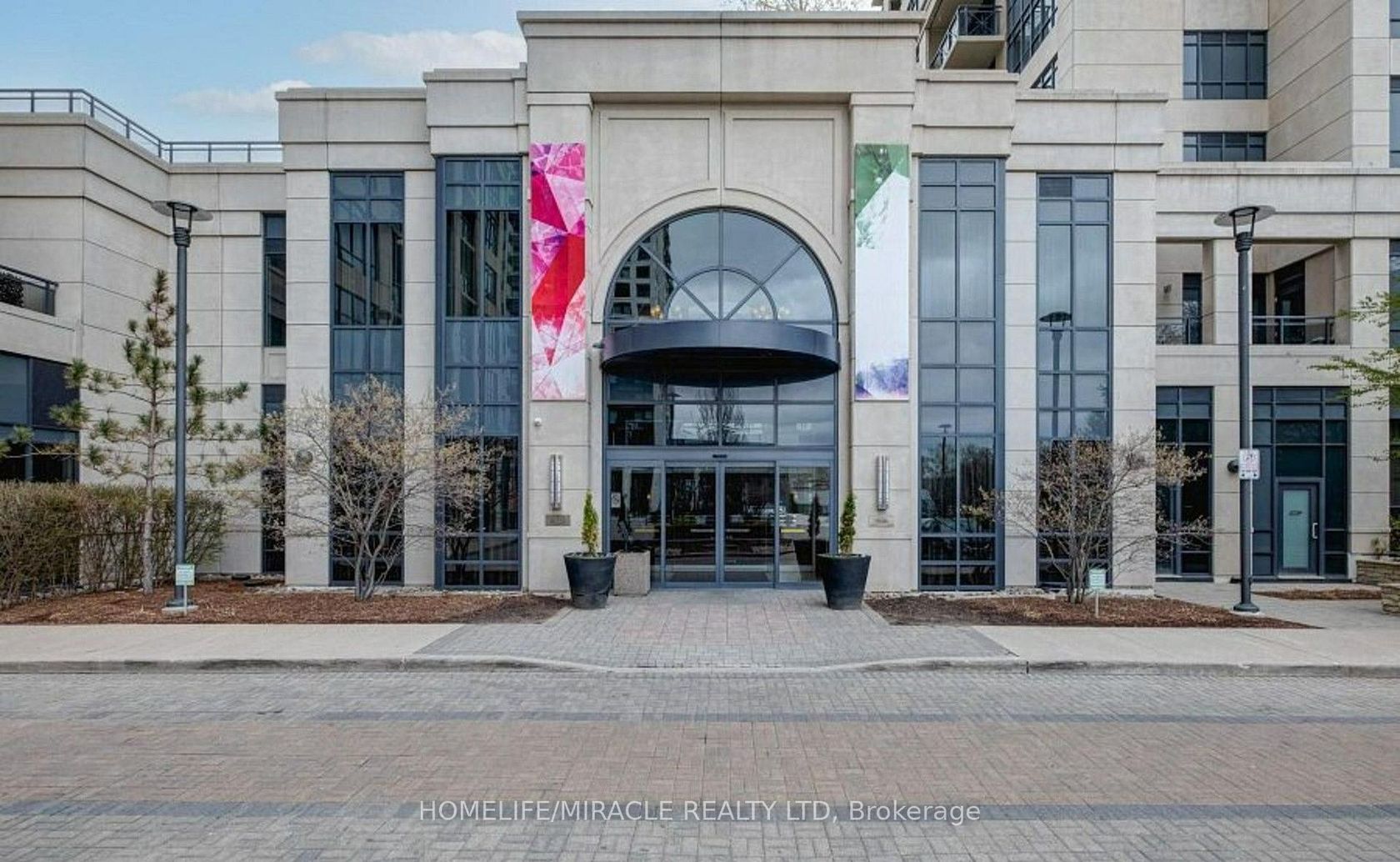 824 - 2 Eva Road, Etobicoke West Mall, Toronto 