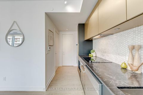 Photo 7 at 1006 - 85 Wood Street, Yonge Corridor, Toronto