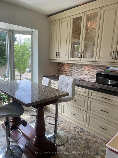Photo 7 at 51 Sugar Mill Way, Windfields, Toronto