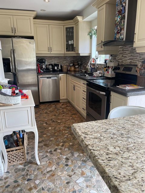 Photo 8 at 51 Sugar Mill Way, Windfields, Toronto