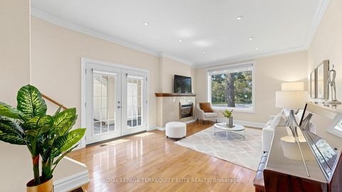 Photo 7 at 5 Valentine Drive, Donalda, Toronto