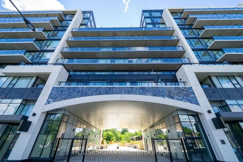 Photo 1 at 820 - 8188 Yonge Street, Uplands, Vaughan