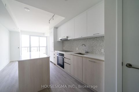 Photo 5 at 820 - 8188 Yonge Street, Uplands, Vaughan