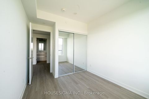 Photo 12 at 820 - 8188 Yonge Street, Uplands, Vaughan