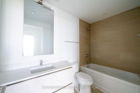 Photo 13 at 820 - 8188 Yonge Street, Uplands, Vaughan