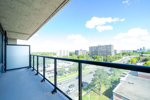 Photo 14 at 820 - 8188 Yonge Street, Uplands, Vaughan