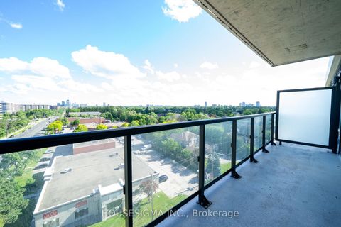 Photo 15 at 820 - 8188 Yonge Street, Uplands, Vaughan